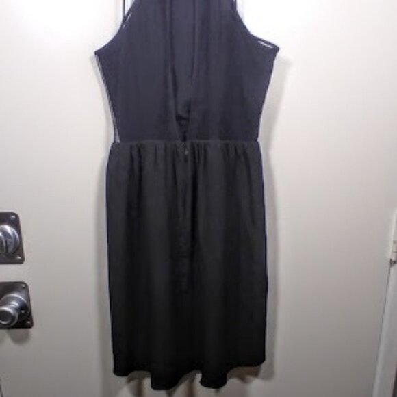 BCBGeneration Black Dress with Lace on open back Size: 8 - Picture 8 of 15